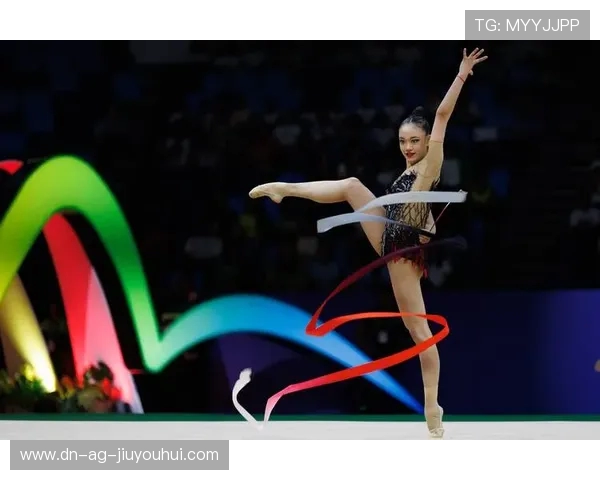 以足球元素为核心融合体操艺术打造力量与协调并重的创新训练体系 以足球元素为核心融合体操艺术打造力量与协调并重的创新训练体系