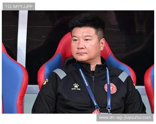 上海足球名将齐洪波成长历程与辉煌贡献解读全面呈现精彩职业生涯